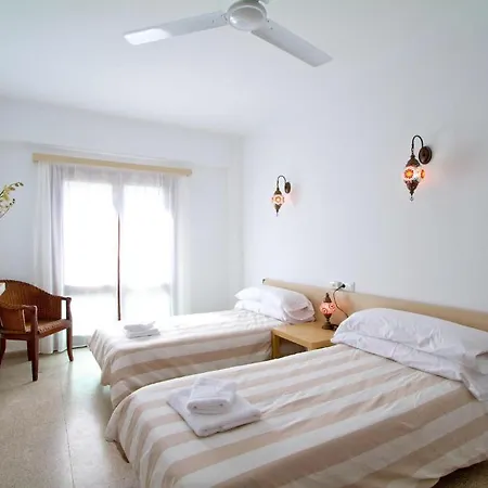 Paris Guest house *